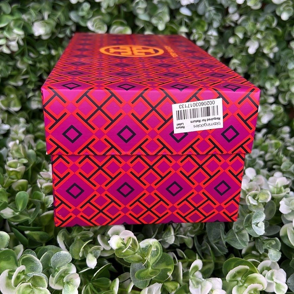 Tory Burch Shoe Box with Tissue Paper Gift Box / Decor - Picture 8 of 12